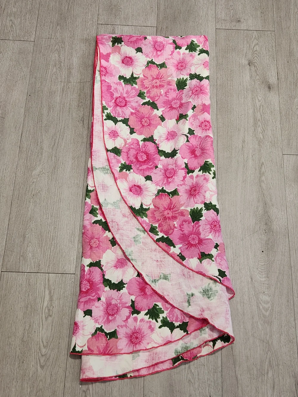 VTG Braidwater 100% Irish Linen Pink Floral Tablecloth